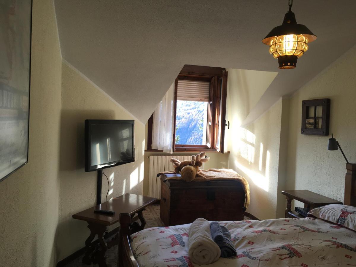 Maison des Alpes mansarda Oulx Extérieur photo